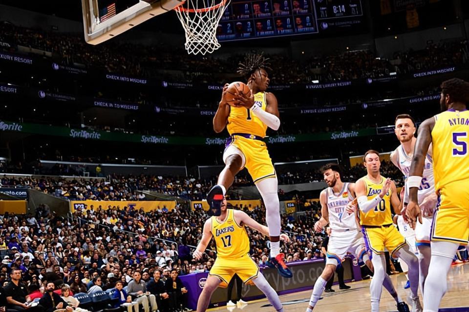 开云体育官网-个人能力相当不错！湖人侧翼新秀身上还有不小的潜力可以挖掘？